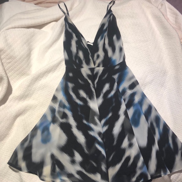 Open back mini dress - Picture 2 of 4